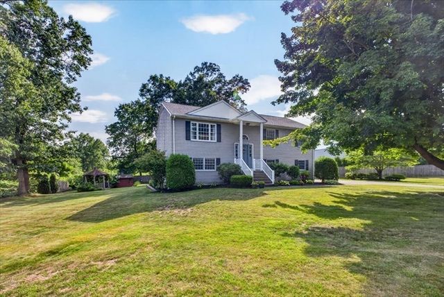 43 Zachary Ln, Agawam, MA 01001