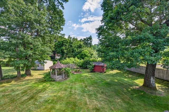 43 Zachary Ln, Agawam, MA 01001