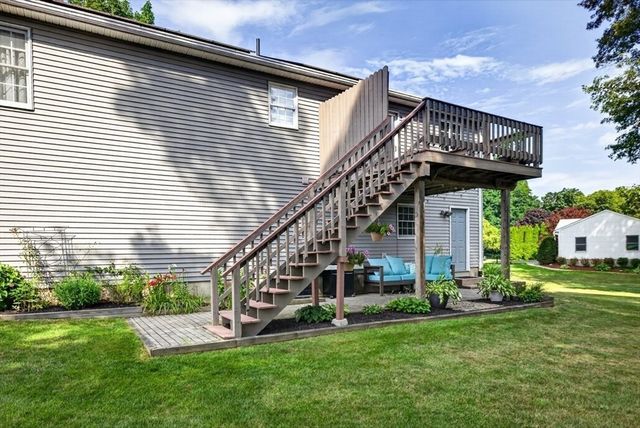 43 Zachary Ln, Agawam, MA 01001