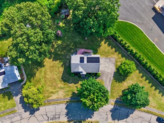 43 Zachary Ln, Agawam, MA 01001