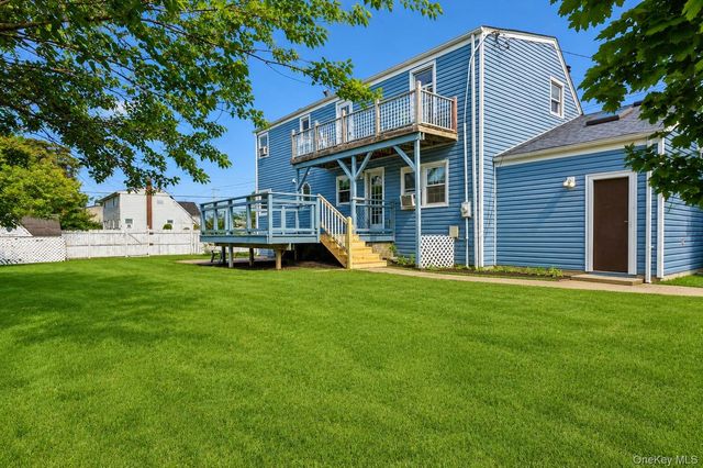 84 Barnum Street, West Babylon, NY 11704