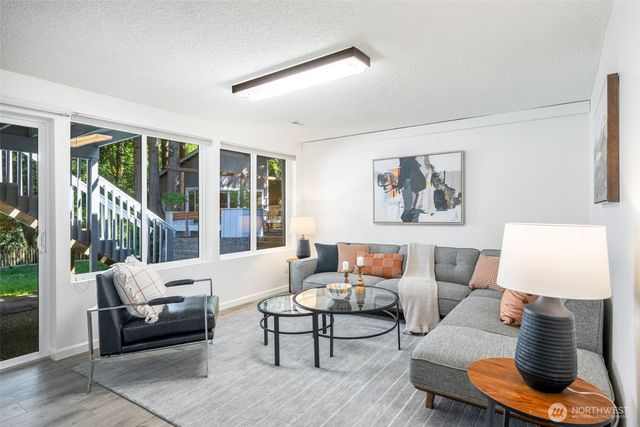 15806 SE 166th Place, Renton, WA 98058