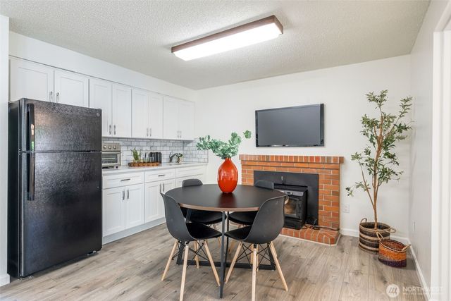 15806 SE 166th Place, Renton, WA 98058
