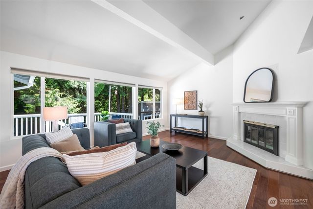 15806 SE 166th Place, Renton, WA 98058