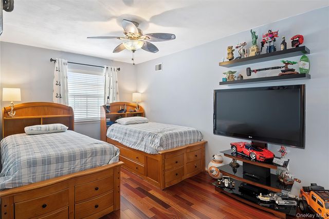 126 Beacon Lane 68, Bronx, NY 10473