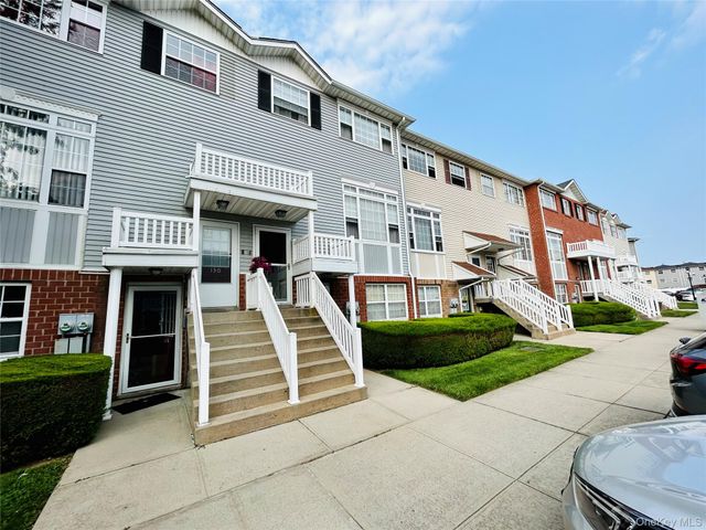 126 Beacon Lane 68, Bronx, NY 10473
