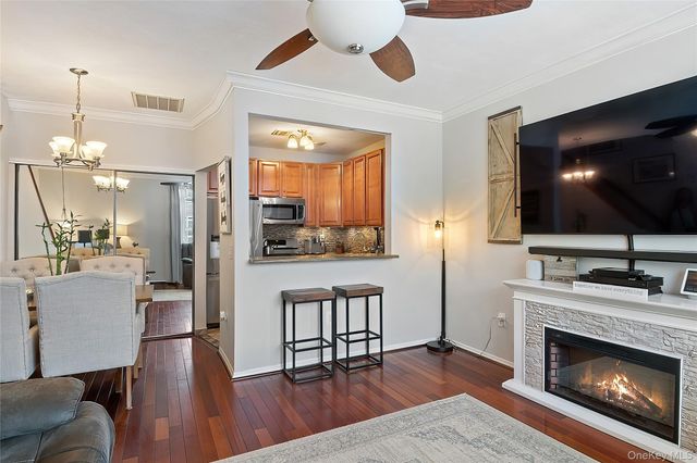 126 Beacon Lane 68, Bronx, NY 10473
