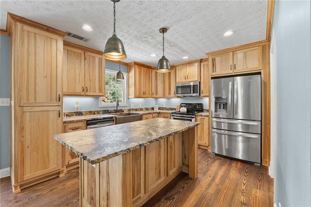 1927 Highway 16 E, Jackson, GA 30233