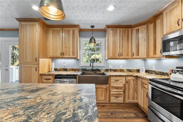 1927 Highway 16 E, Jackson, GA 30233