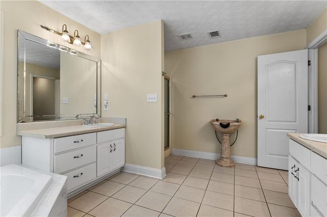 1927 Highway 16 E, Jackson, GA 30233