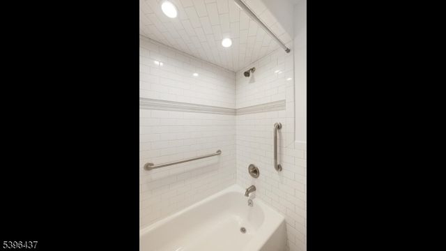 704 Marlborough Common, Hillsborough Twp., NJ 08844