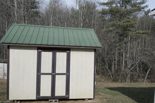 333 Sandy Flats Road, North Wilkesboro, NC 28659