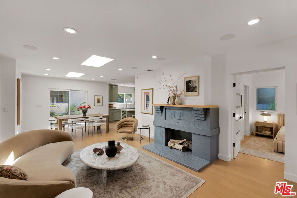 1554 La Baig Avenue, Los Angeles, CA 90028 — photo 5