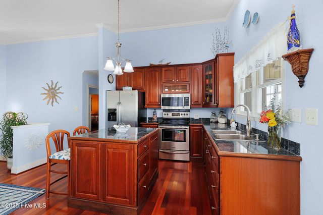 102 Freeman Lane, Atlantic Beach, NC 28512