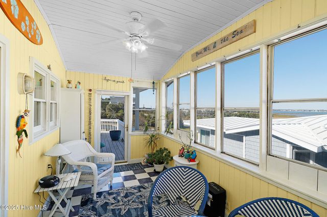 102 Freeman Lane, Atlantic Beach, NC 28512