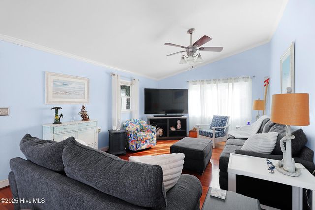 102 Freeman Lane, Atlantic Beach, NC 28512