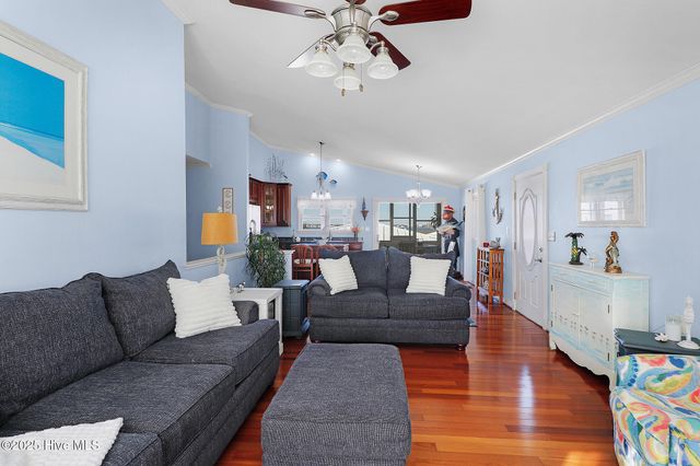 102 Freeman Lane, Atlantic Beach, NC 28512