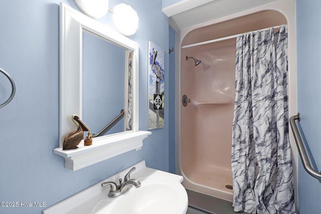 102 Freeman Lane, Atlantic Beach, NC 28512