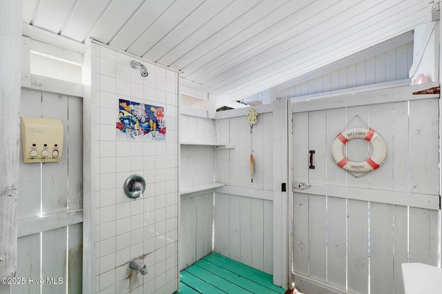 102 Freeman Lane, Atlantic Beach, NC 28512