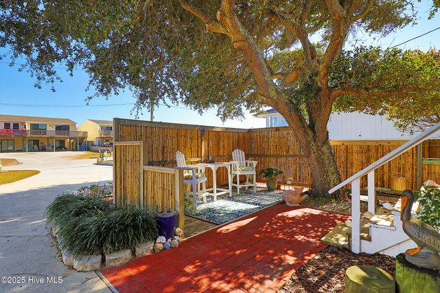 102 Freeman Lane, Atlantic Beach, NC 28512