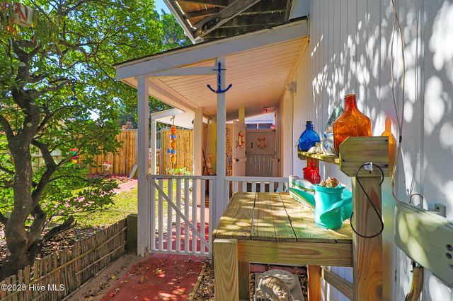 102 Freeman Lane, Atlantic Beach, NC 28512