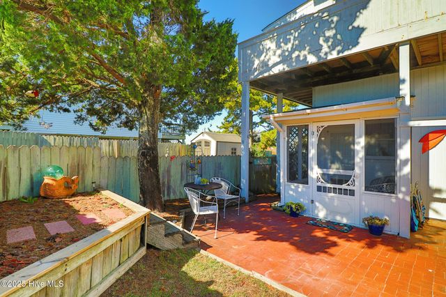 102 Freeman Lane, Atlantic Beach, NC 28512