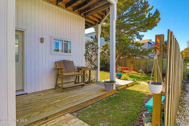 102 Freeman Lane, Atlantic Beach, NC 28512