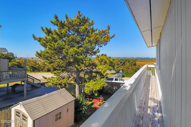 102 Freeman Lane, Atlantic Beach, NC 28512