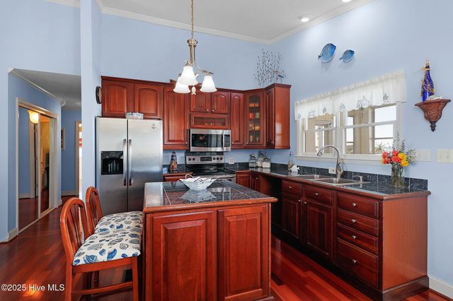 102 Freeman Lane, Atlantic Beach, NC 28512