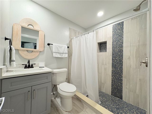 6342 Royal Woods DR, Fort Myers, FL 33908