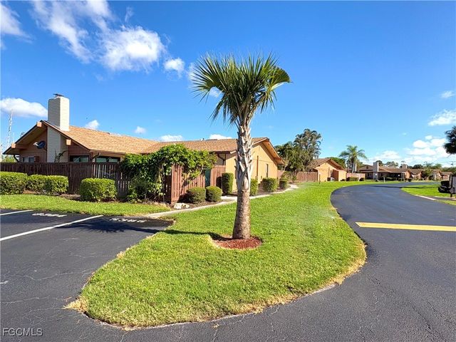 6342 Royal Woods DR, Fort Myers, FL 33908