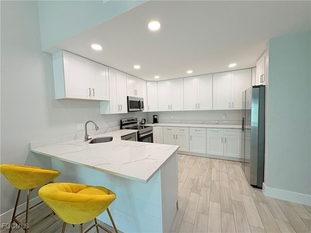 6342 Royal Woods DR, Fort Myers, FL 33908