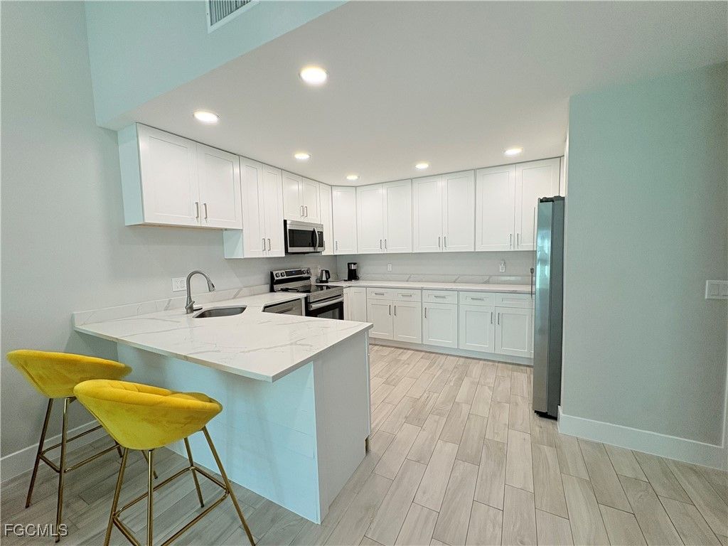 6342 Royal Woods DR, Fort Myers, FL 33908