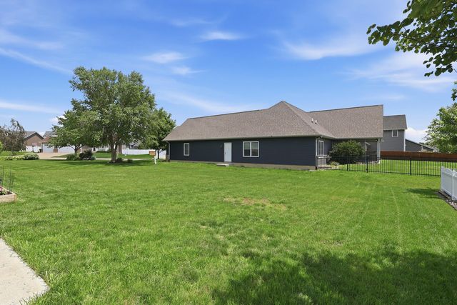 6015 Spring Street, Davenport, IA 52807
