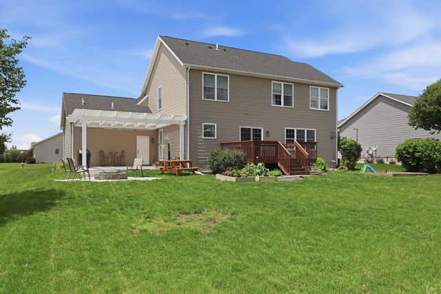 6015 Spring Street, Davenport, IA 52807