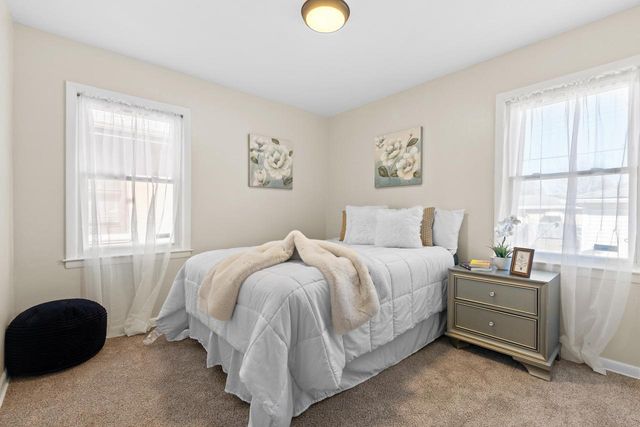 5870 N 75th STREET, Milwaukee, WI 53218