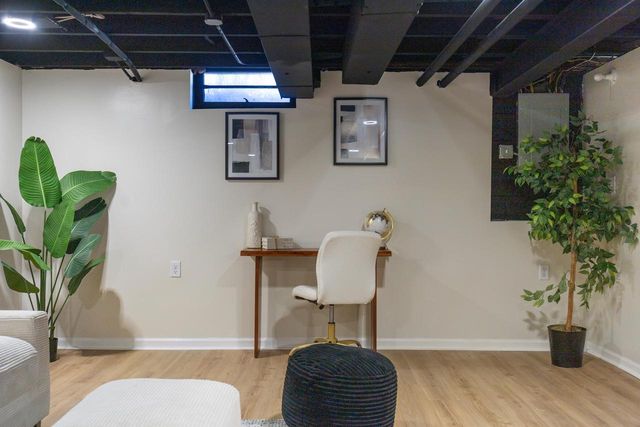 5870 N 75th STREET, Milwaukee, WI 53218