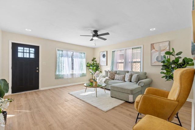 5870 N 75th STREET, Milwaukee, WI 53218