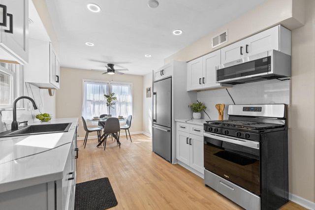 5870 N 75th STREET, Milwaukee, WI 53218