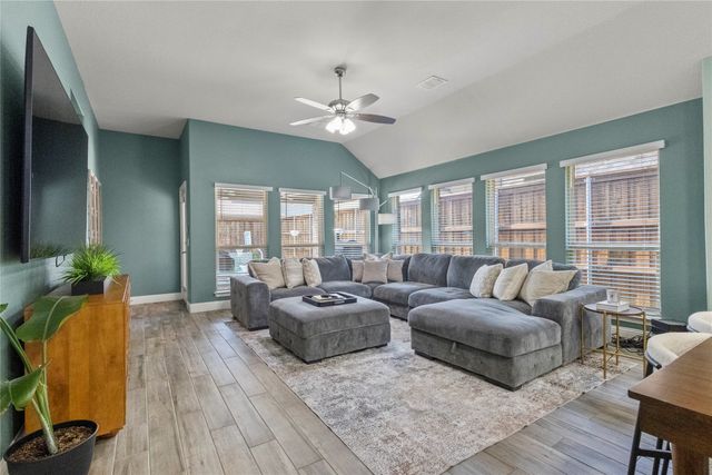800 Marion Farm Road E, Little Elm, TX 75068