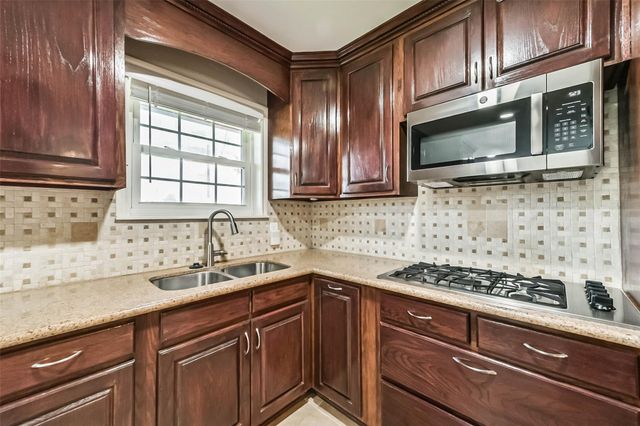 10999 Fairland Drive, Houston, TX 77051