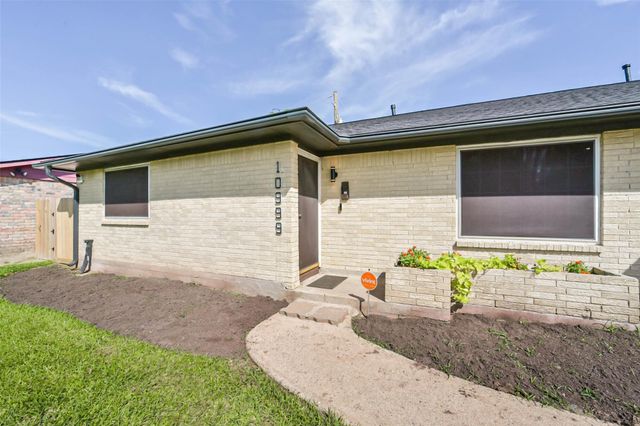 10999 Fairland Drive, Houston, TX 77051