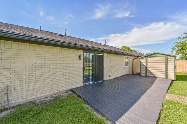 10999 Fairland Drive, Houston, TX 77051