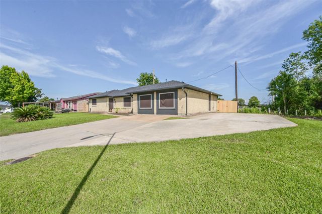 10999 Fairland Drive, Houston, TX 77051