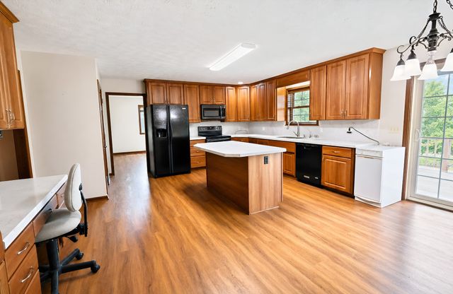 20 Riverbend Ln, Carthage, TN 37030