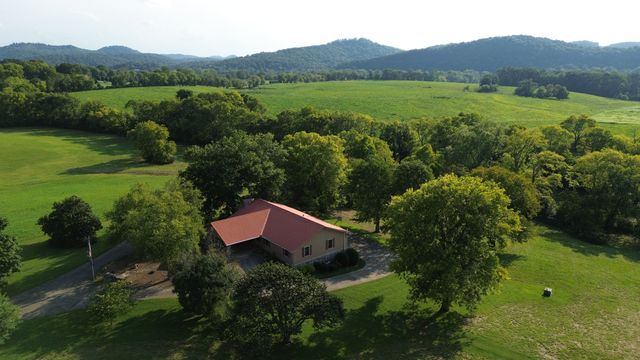 20 Riverbend Ln, Carthage, TN 37030