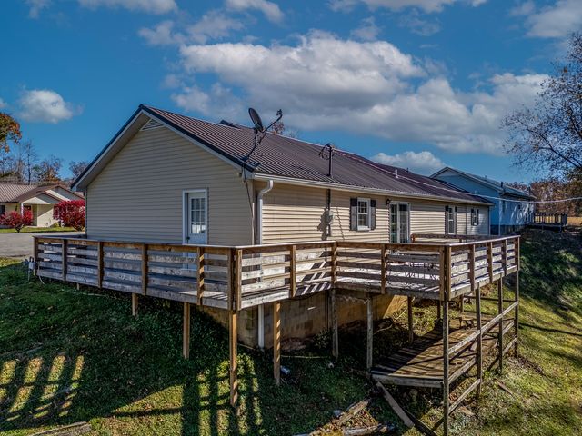 105 Poplar Ct, West Liberty, KY 41472