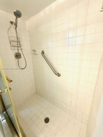 3910 Inverrary Boulevard 407B, Lauderhill, FL 33319