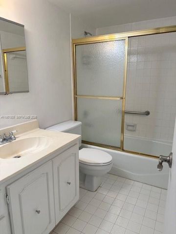 3910 Inverrary Boulevard 407B, Lauderhill, FL 33319