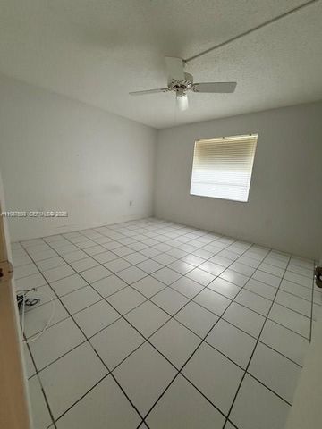 3910 Inverrary Boulevard 407B, Lauderhill, FL 33319
